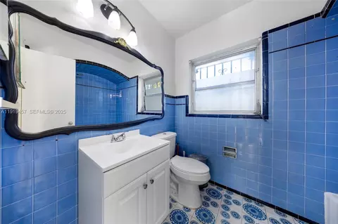 Bath - 297 Eucalyptus Dr, Hialeah, FL 33010 photo 1 of 4