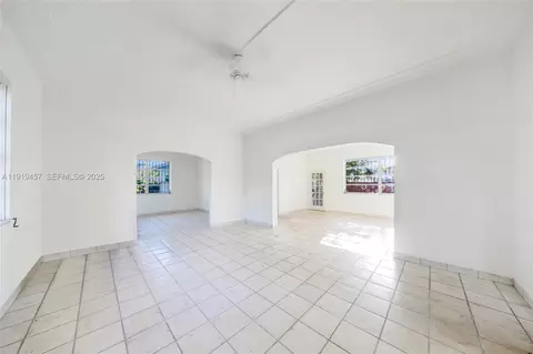 Living - 297 Eucalyptus Dr, Hialeah, FL 33010 photo 2 of 22