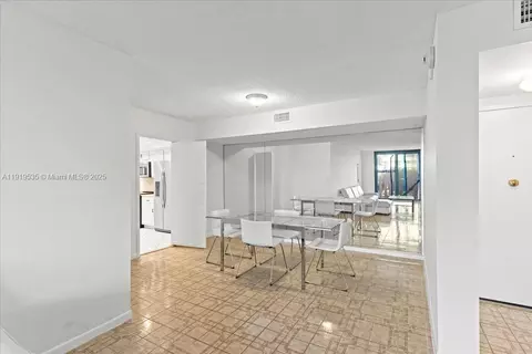 Dining - 1121 Crandon Blvd #E304, Key Biscayne, FL 33149 photo 1 of 1