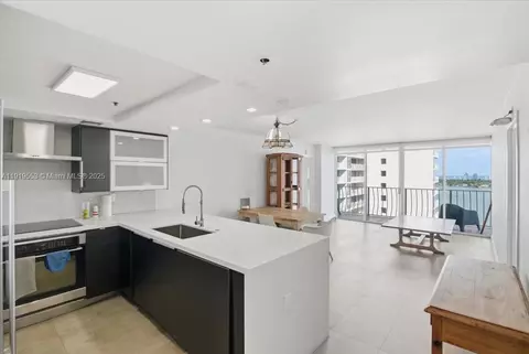 7601 E Treasure Dr # 2109, North Bay Village, FL 33141