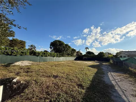 2121 SW 66th Ave, West Miami, FL 33155
