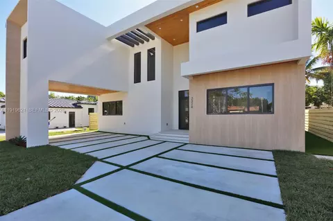 2324 SW 26th St, Miami, FL 33133