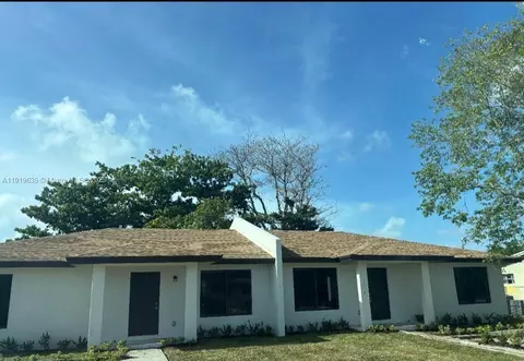 12181 SW 215th St, Miami, FL 33177