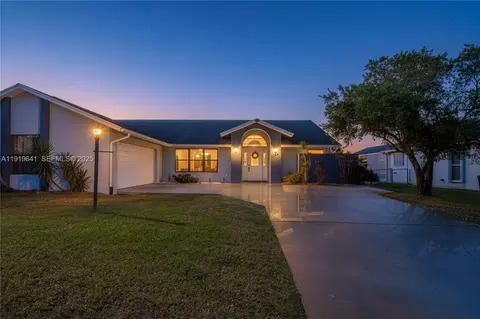 5402 NW Emblem St, Port Saint Lucie, FL 34983