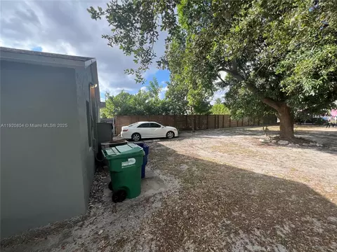 Exterior - 2255 NW 85th St, Miami, FL 33147 photo 11 of 31