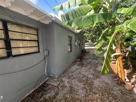 Exterior - 2255 NW 85th St, Miami, FL 33147 photo 7 of 31