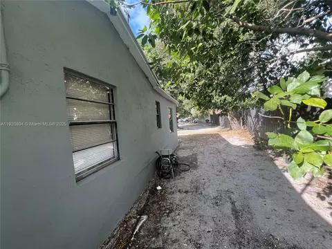 Exterior - 2255 NW 85th St, Miami, FL 33147 photo 9 of 31
