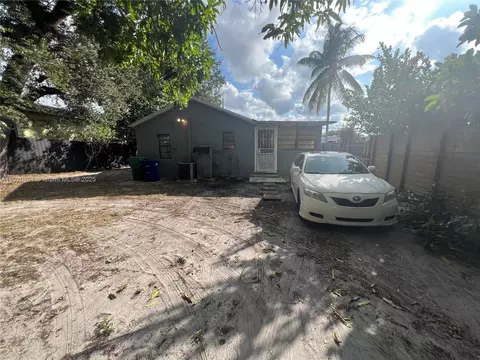 Exterior - 2255 NW 85th St, Miami, FL 33147 photo 23 of 31