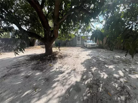 Exterior - 2255 NW 85th St, Miami, FL 33147 photo 21 of 31