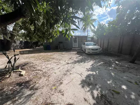 Exterior - 2255 NW 85th St, Miami, FL 33147 photo 22 of 31