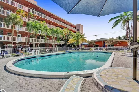 180 NE 12th Ave #12E, Hallandale Beach, FL 33009