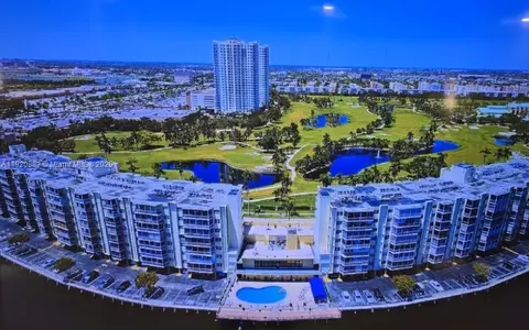 300 Diplomat Pkwy #207, Hallandale Beach, FL 33009