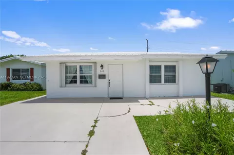 142 NW 10th Ct, Boynton Beach, FL 33426