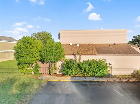 12393 NW 12th Ct, Pembroke Pines, FL 33026