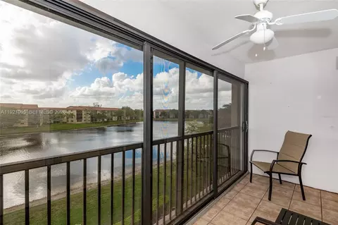 950 SW 138th Ave #409B, Pembroke Pines, FL 33027