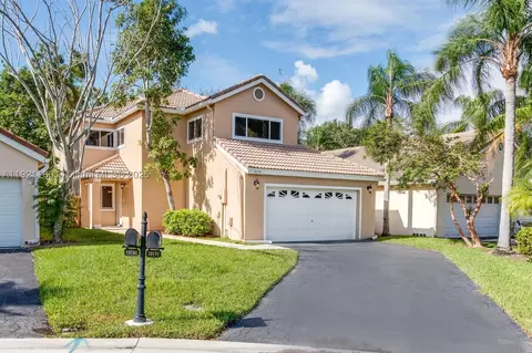 10191 NW 5th St, Plantation, FL 33324