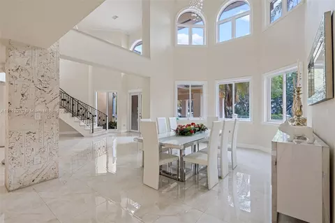 Dining - 7225 Gleneagle Dr, Miami Lakes, FL 33014 photo 3 of 5