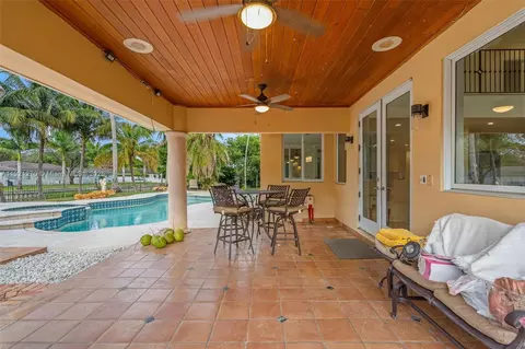Exterior - 7225 Gleneagle Dr, Miami Lakes, FL 33014 photo 15 of 18