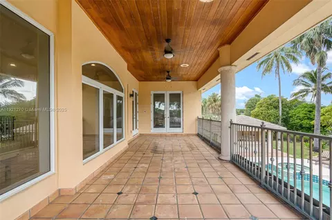 Exterior - 7225 Gleneagle Dr, Miami Lakes, FL 33014 photo 3 of 18