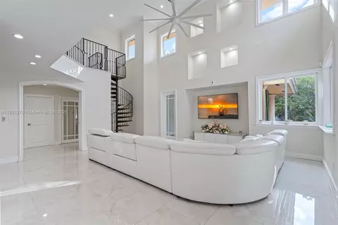 Living - 7225 Gleneagle Dr, Miami Lakes, FL 33014 photo 4 of 5
