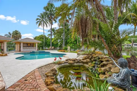 Exterior - 7225 Gleneagle Dr, Miami Lakes, FL 33014 photo 13 of 18