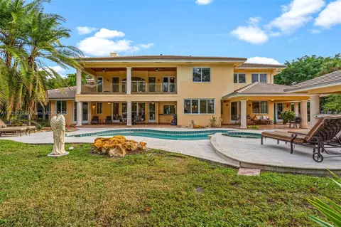 Exterior - 7225 Gleneagle Dr, Miami Lakes, FL 33014 photo 18 of 18