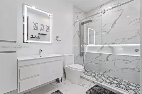 Bath - 7225 Gleneagle Dr, Miami Lakes, FL 33014 photo 9 of 10