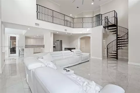 Living - 7225 Gleneagle Dr, Miami Lakes, FL 33014 photo 5 of 5