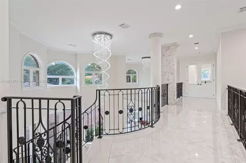 Entry Way - 7225 Gleneagle Dr, Miami Lakes, FL 33014 photo 4 of 8