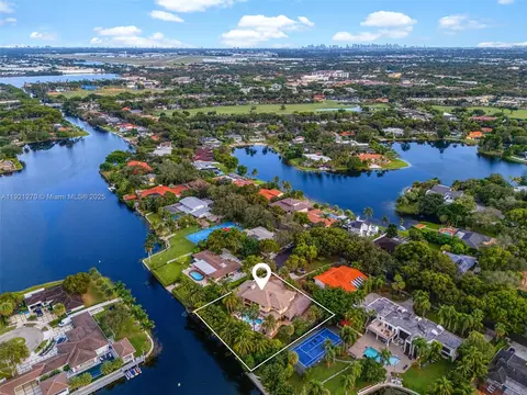 View/Area - 7225 Gleneagle Dr, Miami Lakes, FL 33014 photo 10 of 11