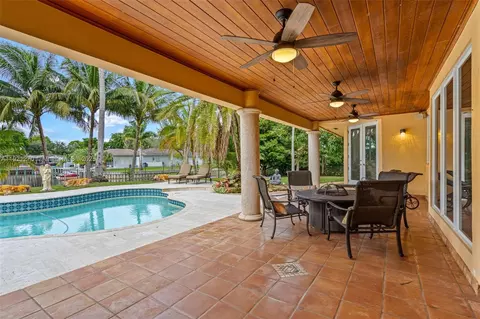 Exterior - 7225 Gleneagle Dr, Miami Lakes, FL 33014 photo 8 of 18