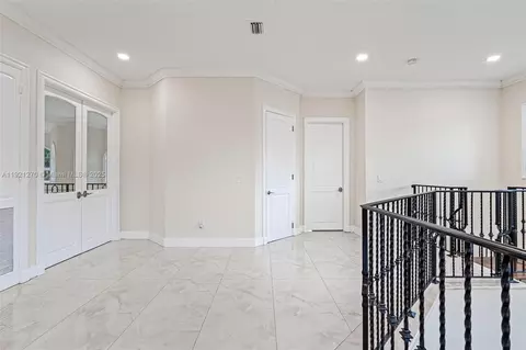 Entry Way - 7225 Gleneagle Dr, Miami Lakes, FL 33014 photo 8 of 8