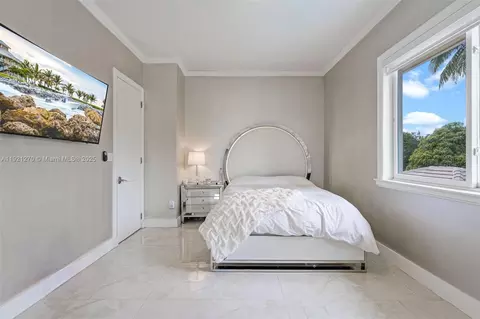 Bedroom - 7225 Gleneagle Dr, Miami Lakes, FL 33014 photo 12 of 12
