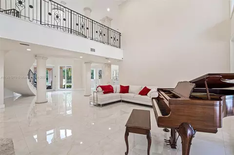 Living - 7225 Gleneagle Dr, Miami Lakes, FL 33014 photo 3 of 5