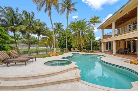 Exterior - 7225 Gleneagle Dr, Miami Lakes, FL 33014 photo 11 of 18