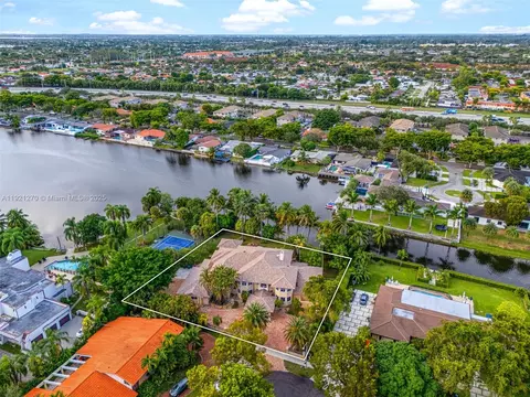 View/Area - 7225 Gleneagle Dr, Miami Lakes, FL 33014 photo 6 of 11