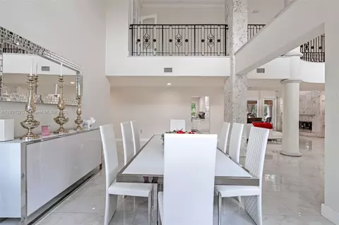 Dining - 7225 Gleneagle Dr, Miami Lakes, FL 33014 photo 4 of 5