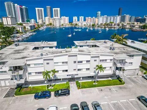462 Golden Isles Dr #305, Hallandale Beach, FL 33009