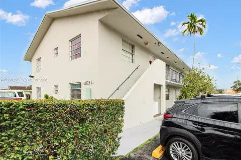 10745 SW 3rd St #6, Sweetwater, FL 33174