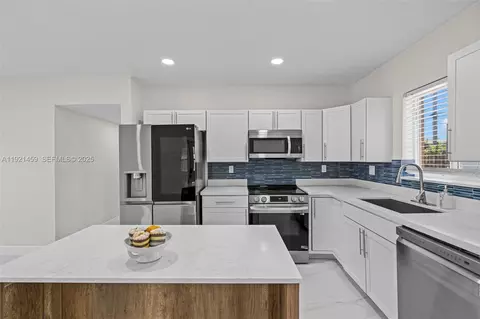 3220 NW 4th Ct, Lauderhill, FL 33311