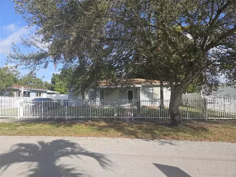 561 NW 190th St, Miami Gardens, FL 33169