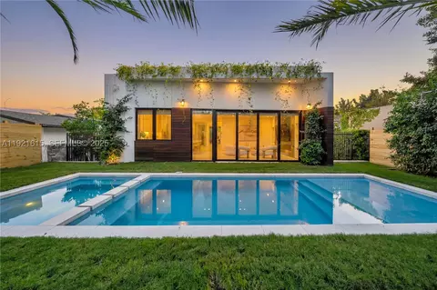 34 SW 26th Rd, Miami, FL 33129