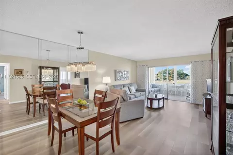 7817 Golf Circle Dr #301, Margate, FL 33063
