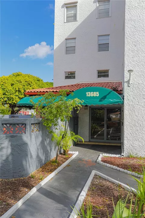 13685 NE 10th Ave #209, North Miami, FL 33161
