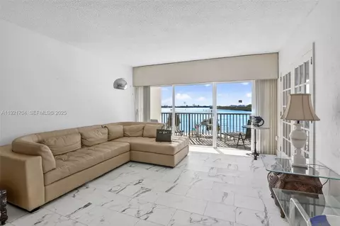 300 Bayview Dr #308, Sunny Isles Beach, FL 33160
