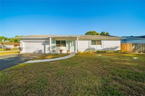 7831 NW 46th Ct, Lauderhill, FL 33351