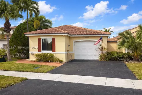 17253 NW 6th Ct, Pembroke Pines, FL 33029