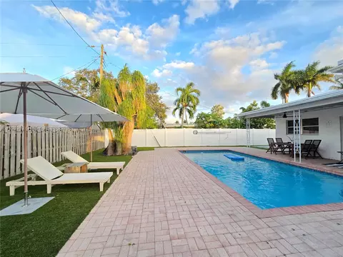 6571 Park St, Hollywood, FL 33024