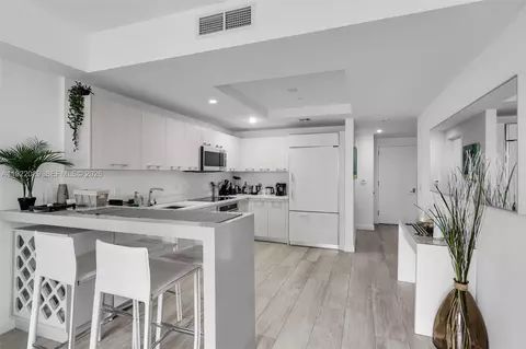 55 SW 9th St #1705, Miami, FL 33130