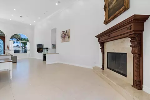 Living - 4241 NE 23 Ter, Lighthouse Point, FL 33064 photo 2 of 2